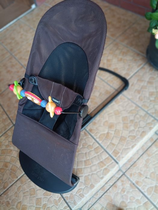 Bujaczek leżaczek Babybjorn + zabawka