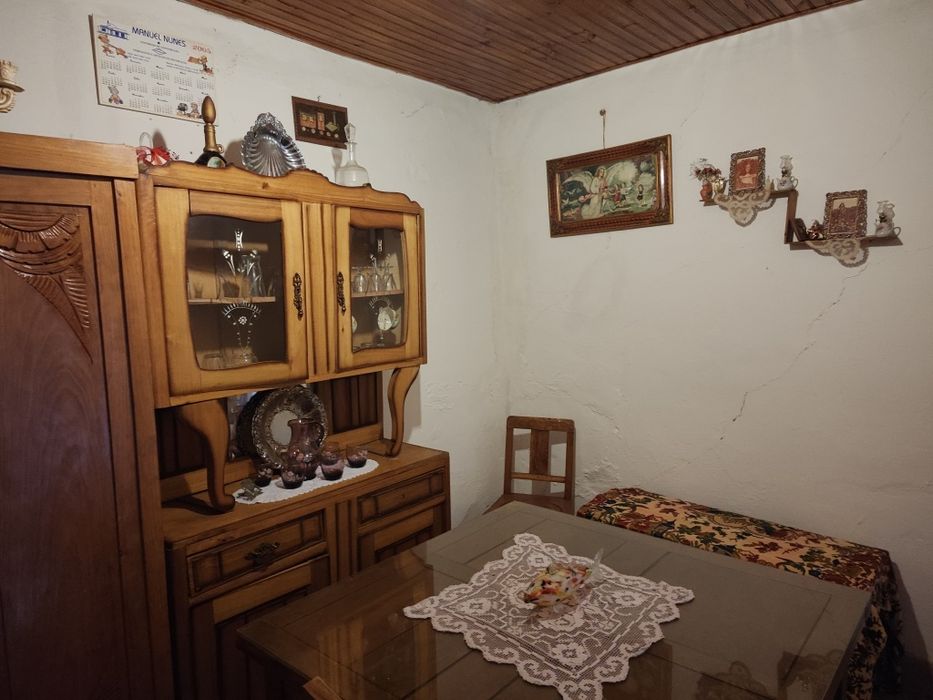 Vende-se moradia para recuperar em Monfortinho