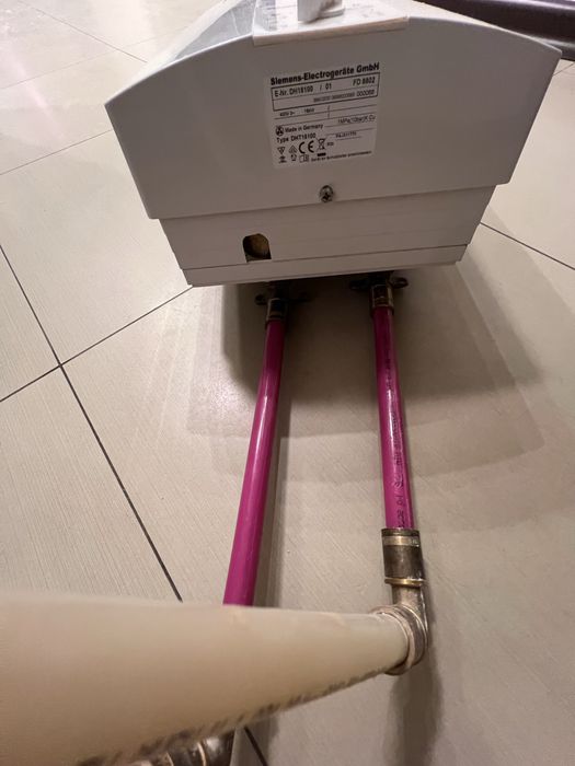 Водонагрівач, проточник Siemens DH18100
