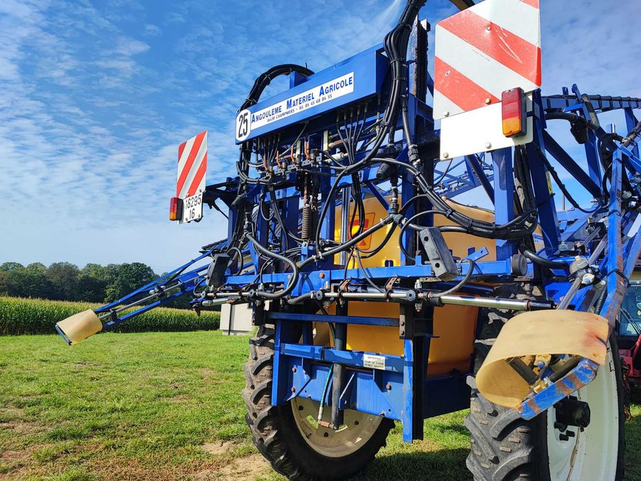 Opryskiwacz Caruelle 2500L 24m Hardi Bury Krukowiak