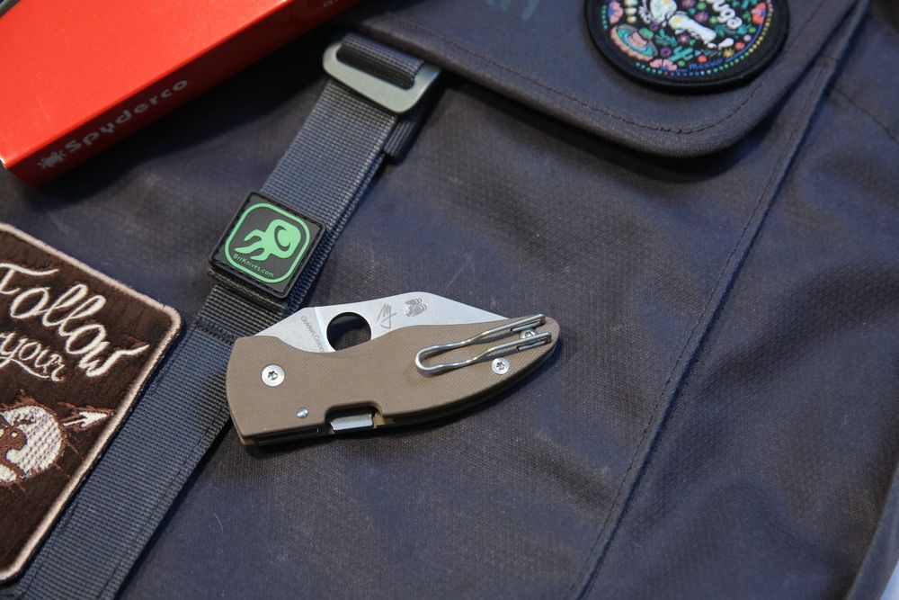 Nóż Spyderco Microjimbo w stali CPM 15V (Big Brown Bear)