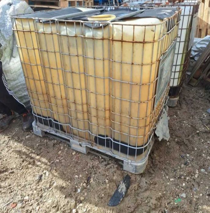 Depósitos 1000L usados em bom estado