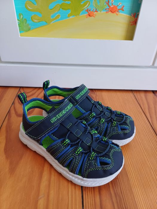 Sandálias desportivas da Skechers, tamanho 28