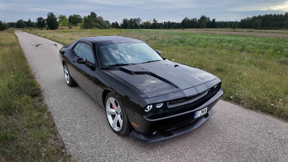 Dodge Challenger Challenger SRT8, 6.4, V8. 480km