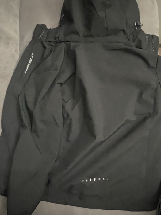 Вітровка arcteryx