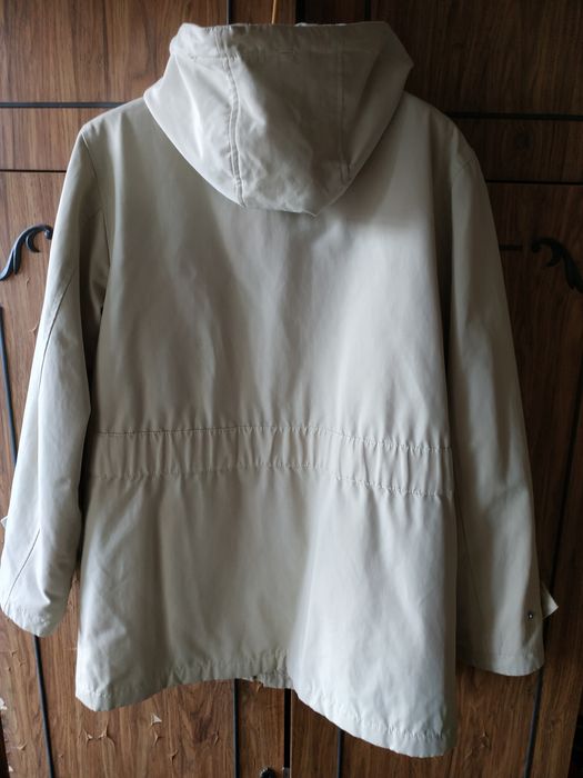 Продам куртку женскую For seasons