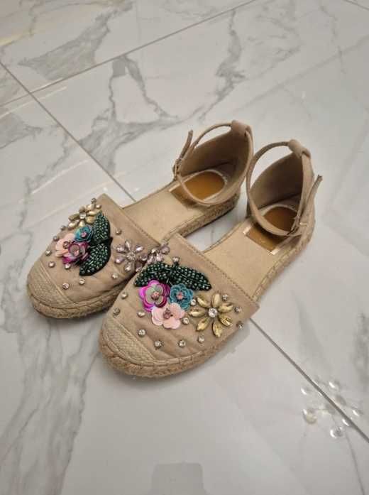 Espadryle ze zdobieniem DeeZee