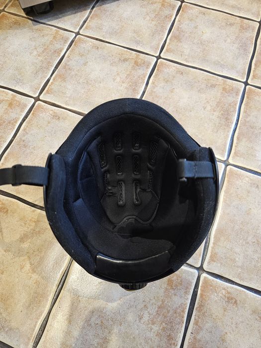 Kask ochronny narciarski