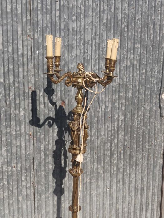 Candeeiro de ferro antigo