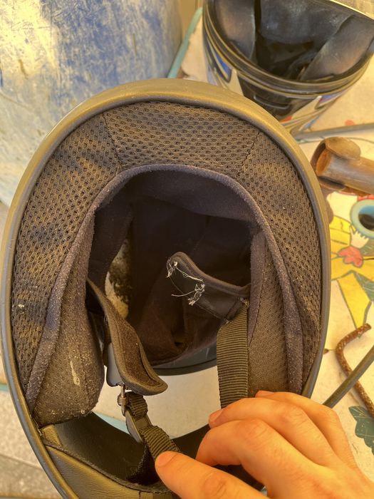 Capacete de mota usado