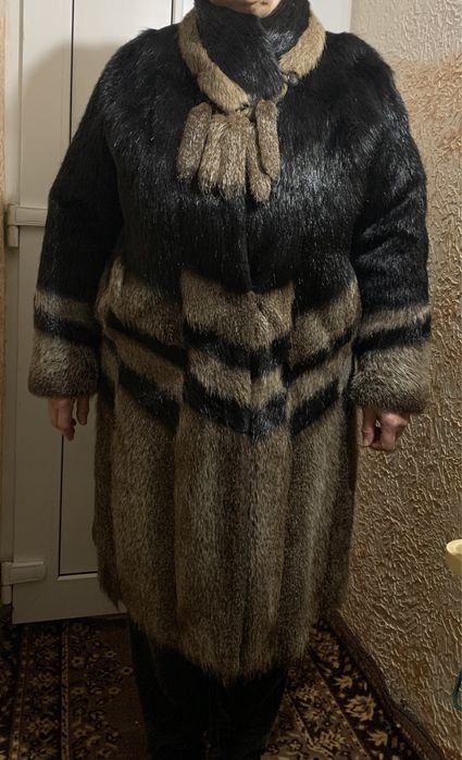 Жіноча шуба з нутрії