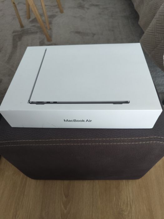 Macbook air M3 | 16 GB Ram & 256 GB Disco