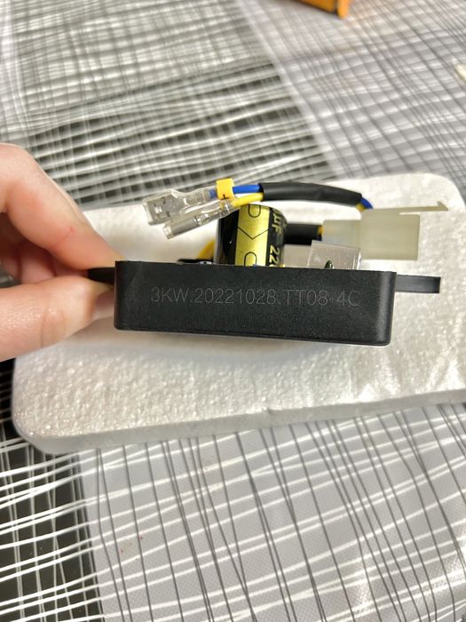 AVR, Реле напруги, генератор, 2-3кВ, реле напряжения