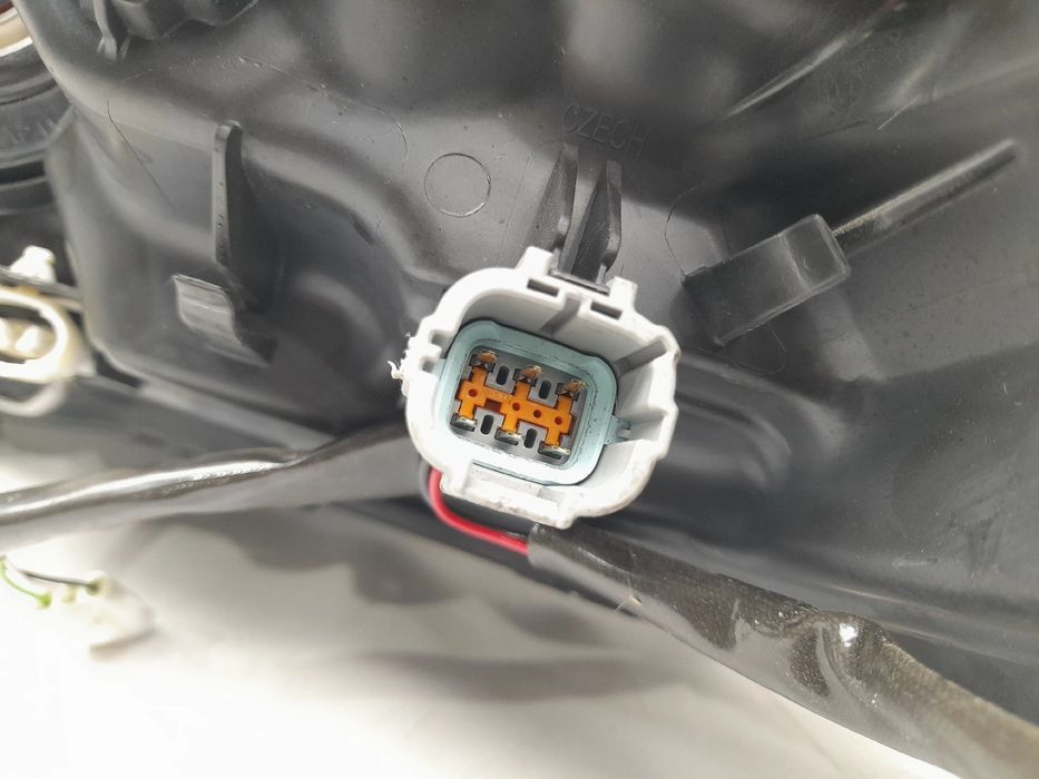 Ótica / farol direita NISSAN Micra V (K14)