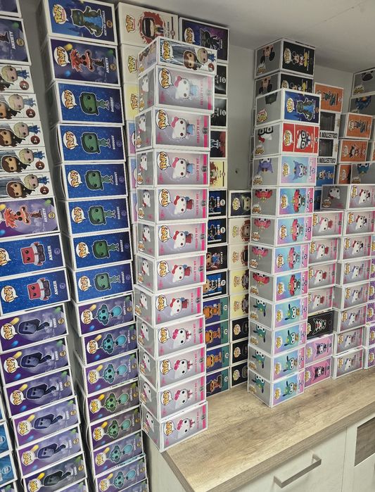 Centenas de figuras para venda