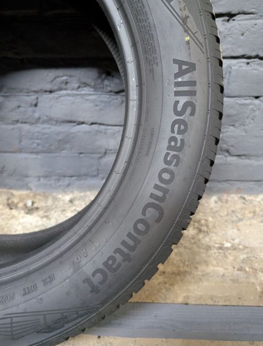 Комплект всесезонних шин Continental 235/55 R18 001811