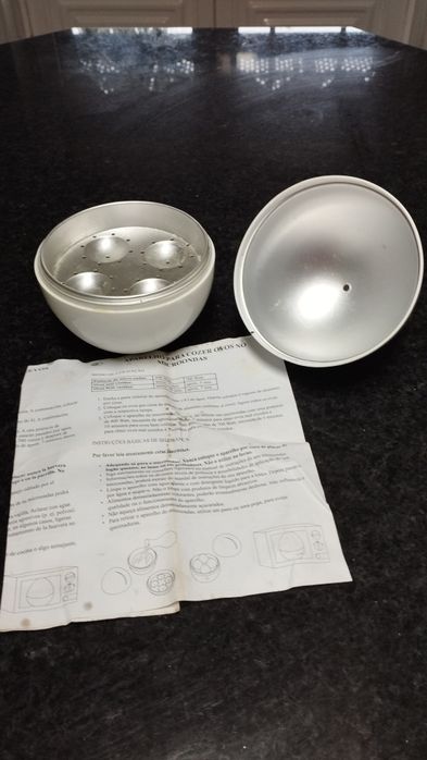 Utensílio para cozer ovos no microondas