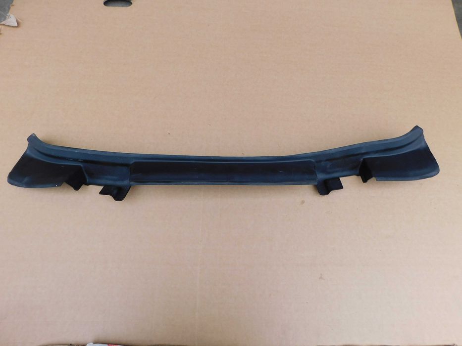 Mercedes EQC N293 W293 osłona listwa rynna klapy bagażnika tył ŁADNA