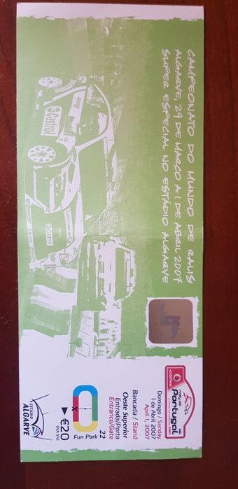 Bilhetes colecionáveis, posters e programas de corridas