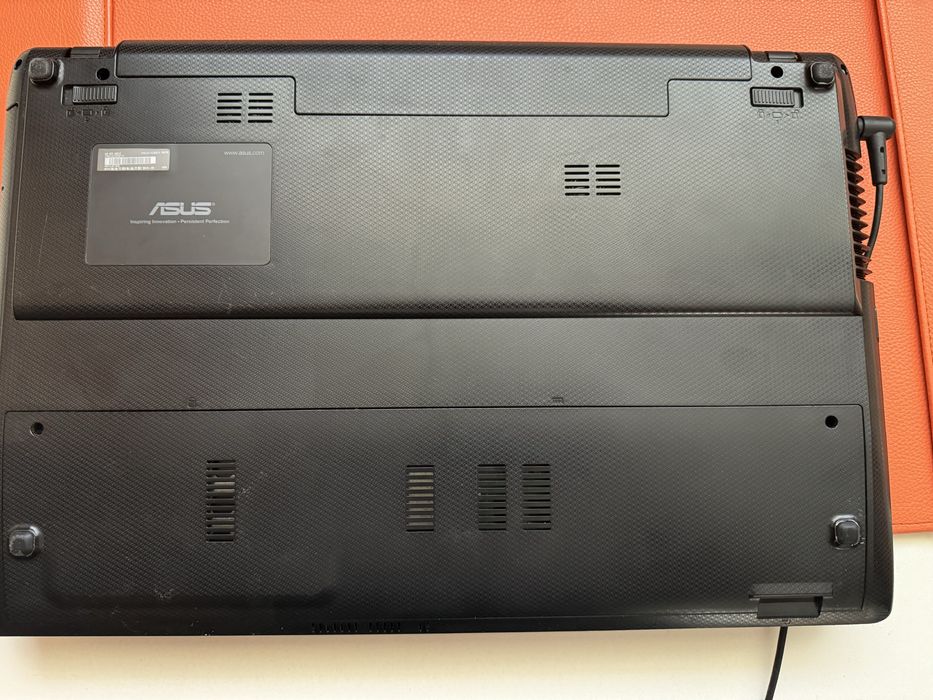 Ноутбук Asus X55V