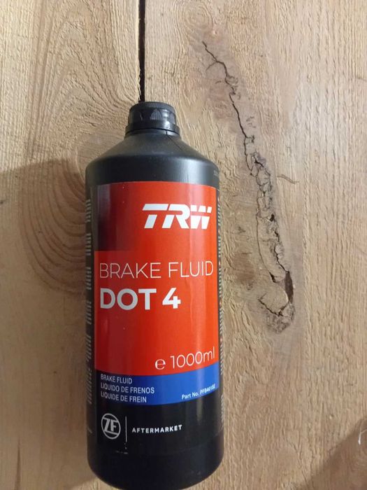 Гальмівна рідина DOT 4