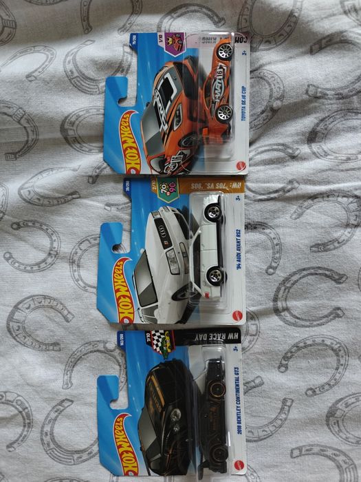 Samochodziki Hot Wheels HotWheels Audi Bentley Toyota