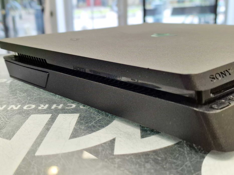 PS4 Slim 1TB + oryginalny dualshock / + 4 gry video / Grade B / Gwarancja 12 miesięcy / Playstation 4 Slim