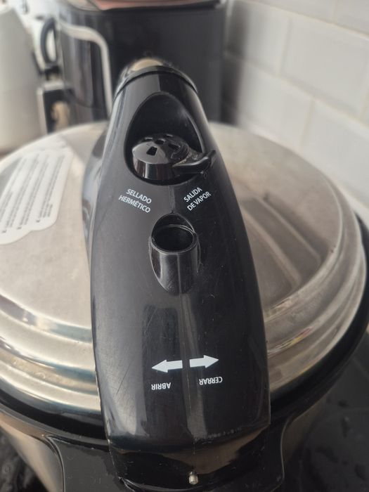 Panela de pressão eléctrica
