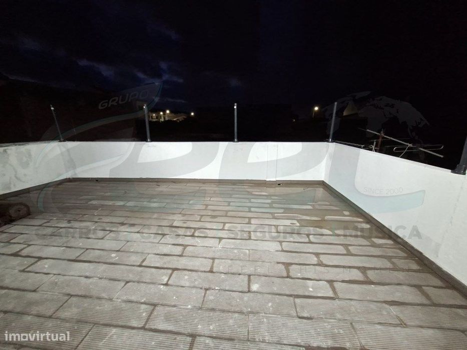 Apartamento T2 com terraço