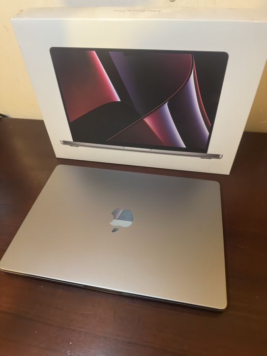 Macbok pro 14 M2 pro (12/19) 16Gb 1Tb - uszkodzona matryca