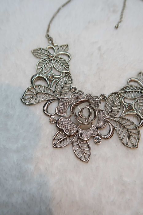 Naszyjnik kolia vintage Marks&Spencer elegancka kwiaty cyrkonie 28
