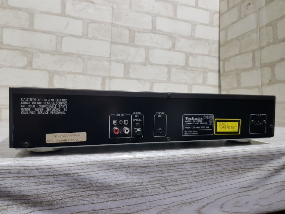 CD програвач Technics SL-P377,б/у з Німеччини