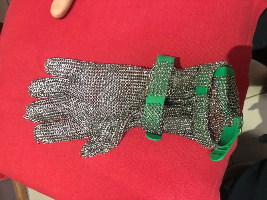 Кольчужна рукавичка
