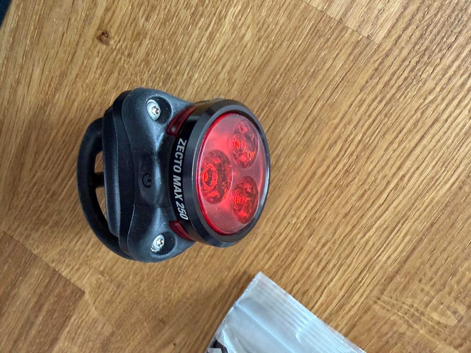 Luz bicicleta - LEZYNE ZECTO MAX DRIVE - Preto
