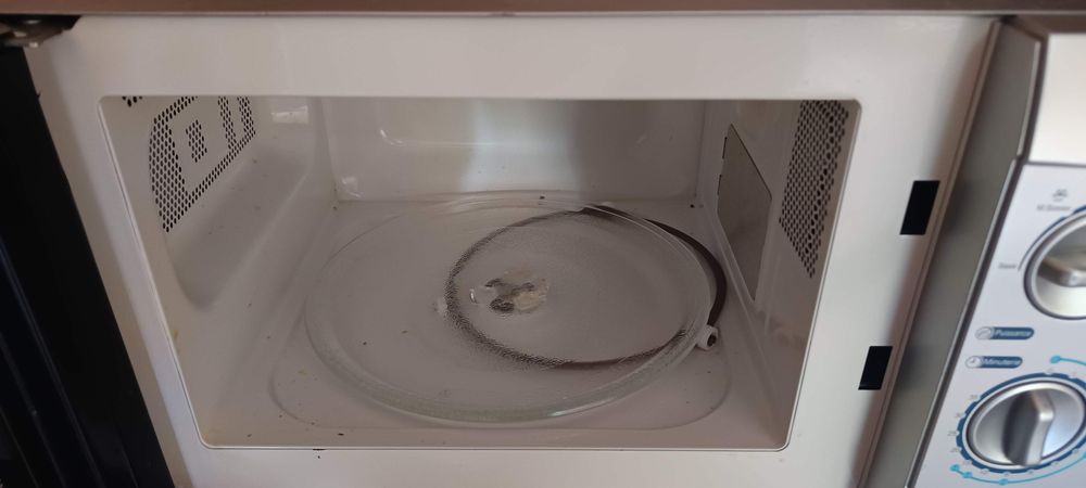 Microondas  metalizado