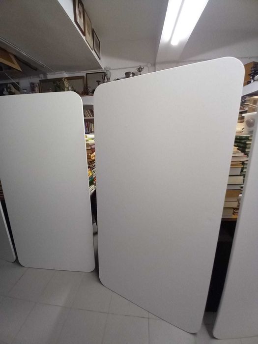 Secretária 160x80cm - Altura regulável 65–85 cm c/ marcas no tampo - Secretária IKEA BEKANT - Tenho 4 unidades
