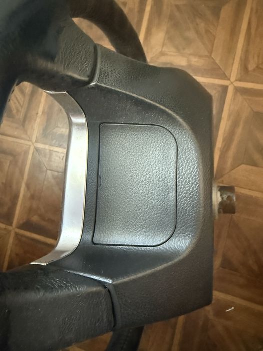 Продам руль epica