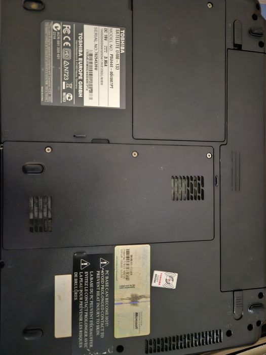 Portátil Toshiba Satellite U400-133 para peças