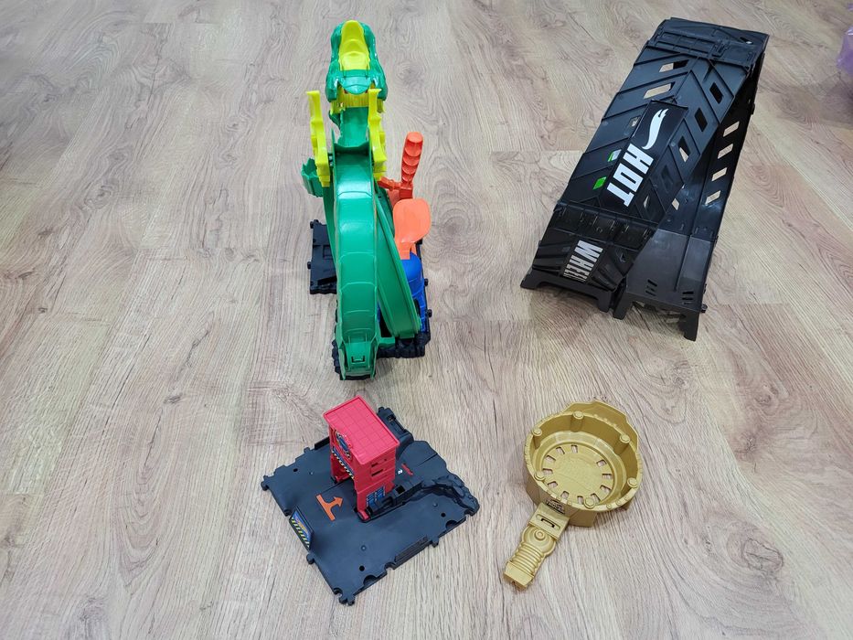 Pista Dragão + Pista Monster Trucks Hot Wheels