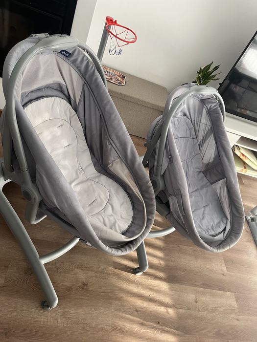 Vendo 2 baby hugs da chicco (conjunto ou separado)