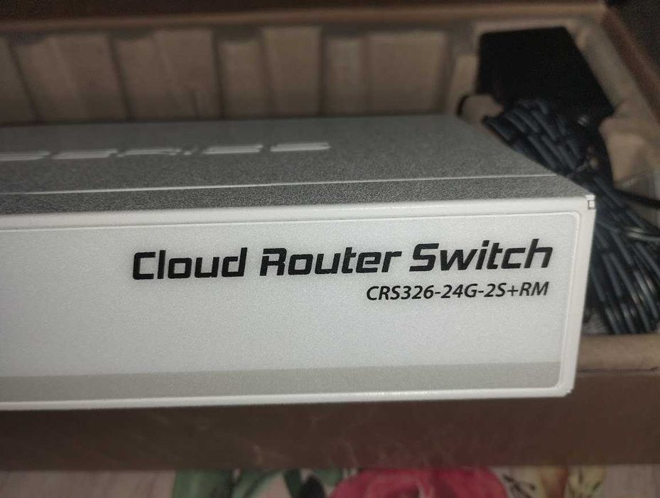 Комутатор MikroTik CRS326-24G-2S + RM гігабітний