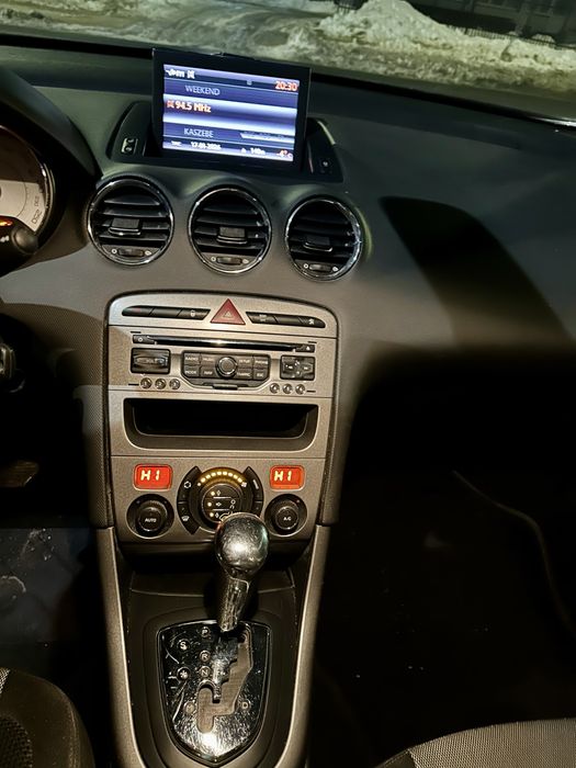 Peugeot 308 SW 2.0 163 Koni Automatik Panorama Klimatronik 7 osobowy