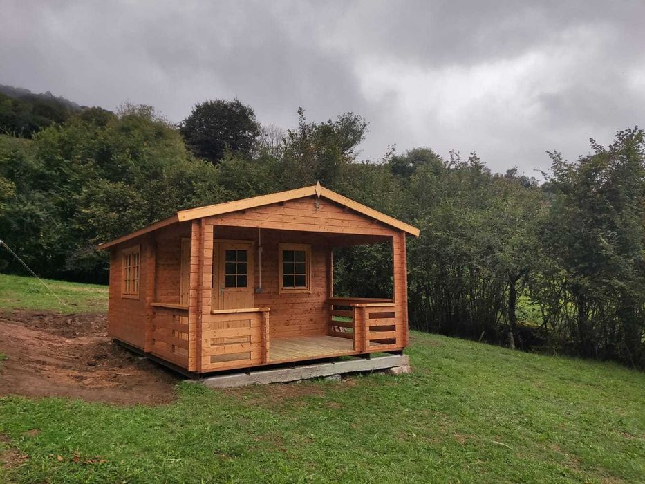 Casinha de madeira diáfana de 23,8m2 com alpendre Modelo MONTANA