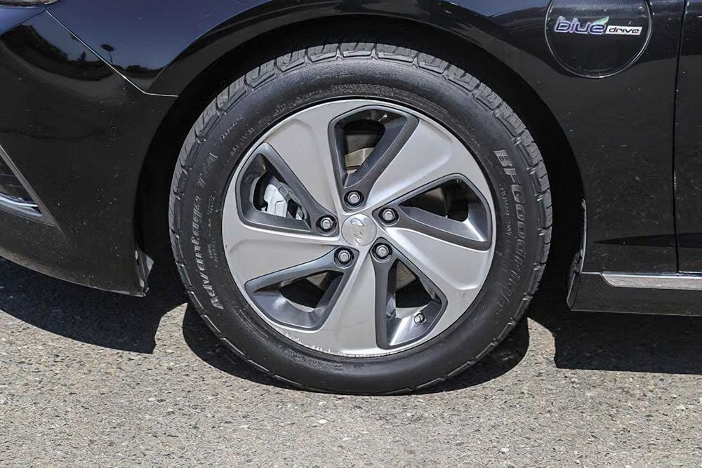 Hyundai Sonata Plug-in Hybrid Limited      2016