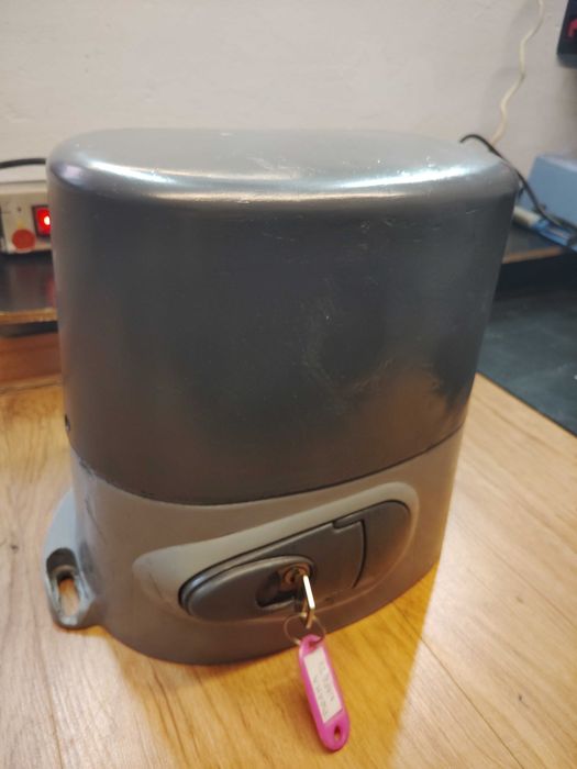 Napęd do bram przesuwnych NICE ROBO 1000