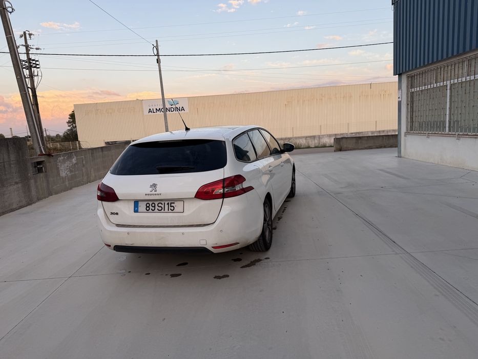 Peugeot 308 2014 — photo 3