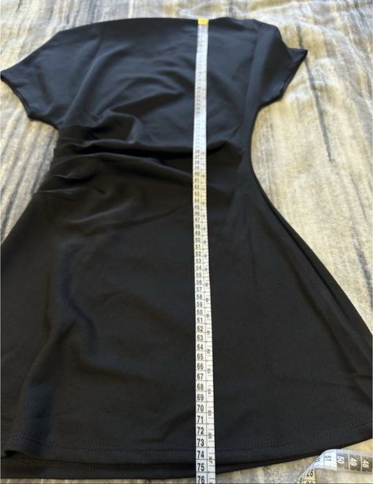 Жіноча чорна міні сукня