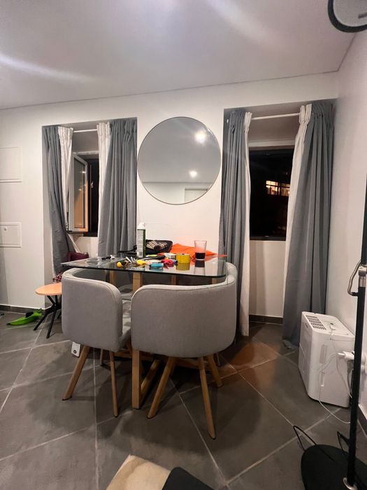 Sofa cama + mesa 4 cadeiras