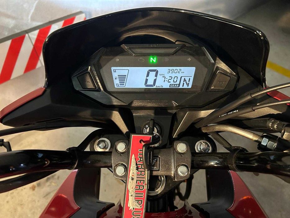 CB125F como nova