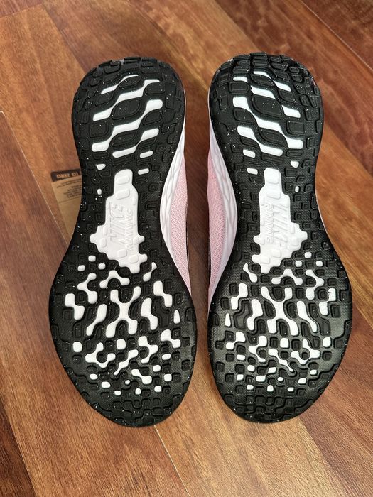 NIKE Revolution 6 NN Buty Obuwie Sportowe Trening 39 dł 24,5
